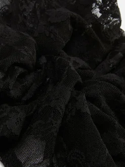 Halloween-Accessoires|Gothic-Kleidung|Primark „Beetlejuice X Colleen Atwood“ Haargummis, 3er-Pack Schwarz