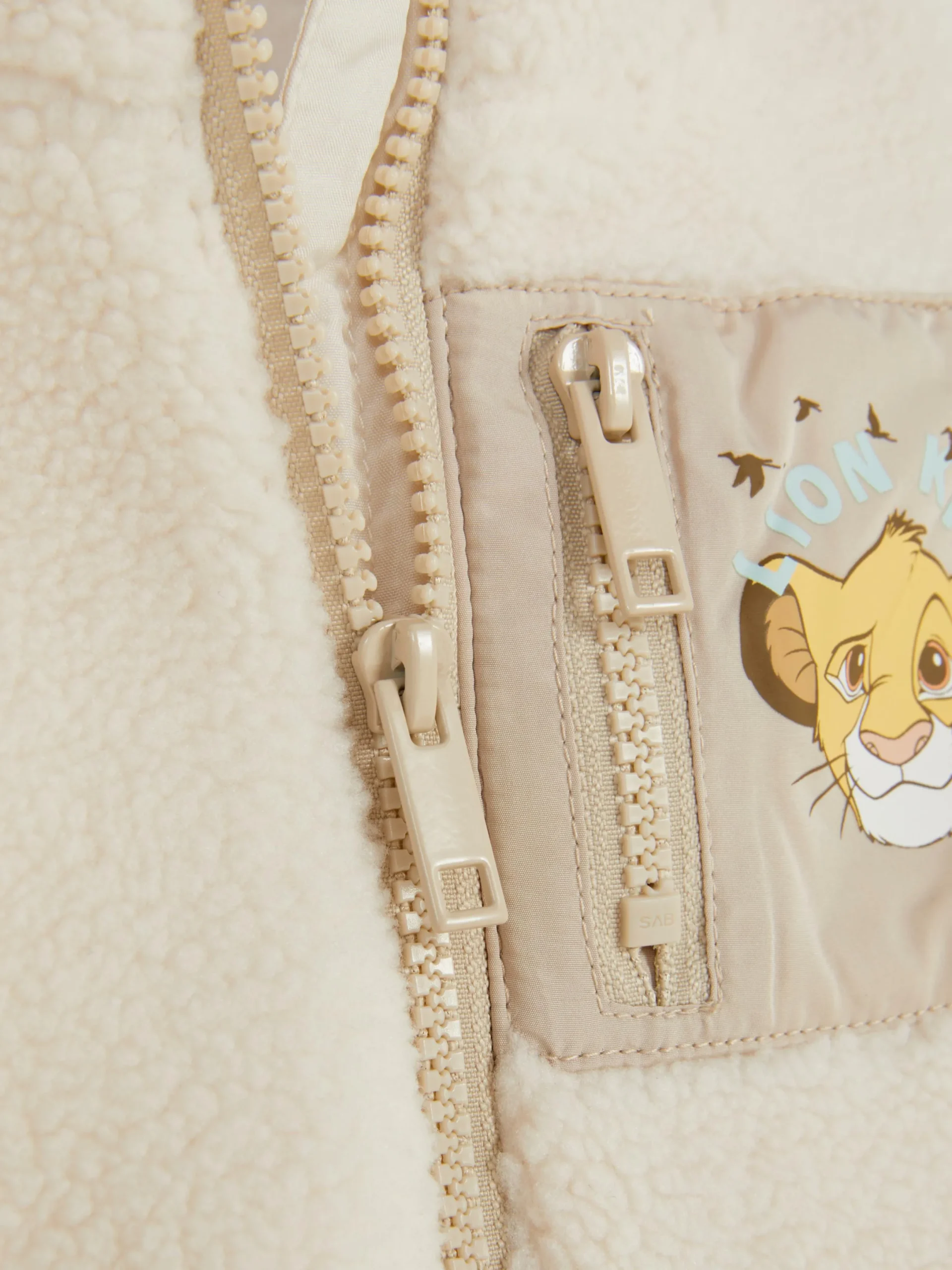 Jacken Und Mäntel|Primark „Disney Der König Der Löwen“ Weste Aus Borg Ecrufarben