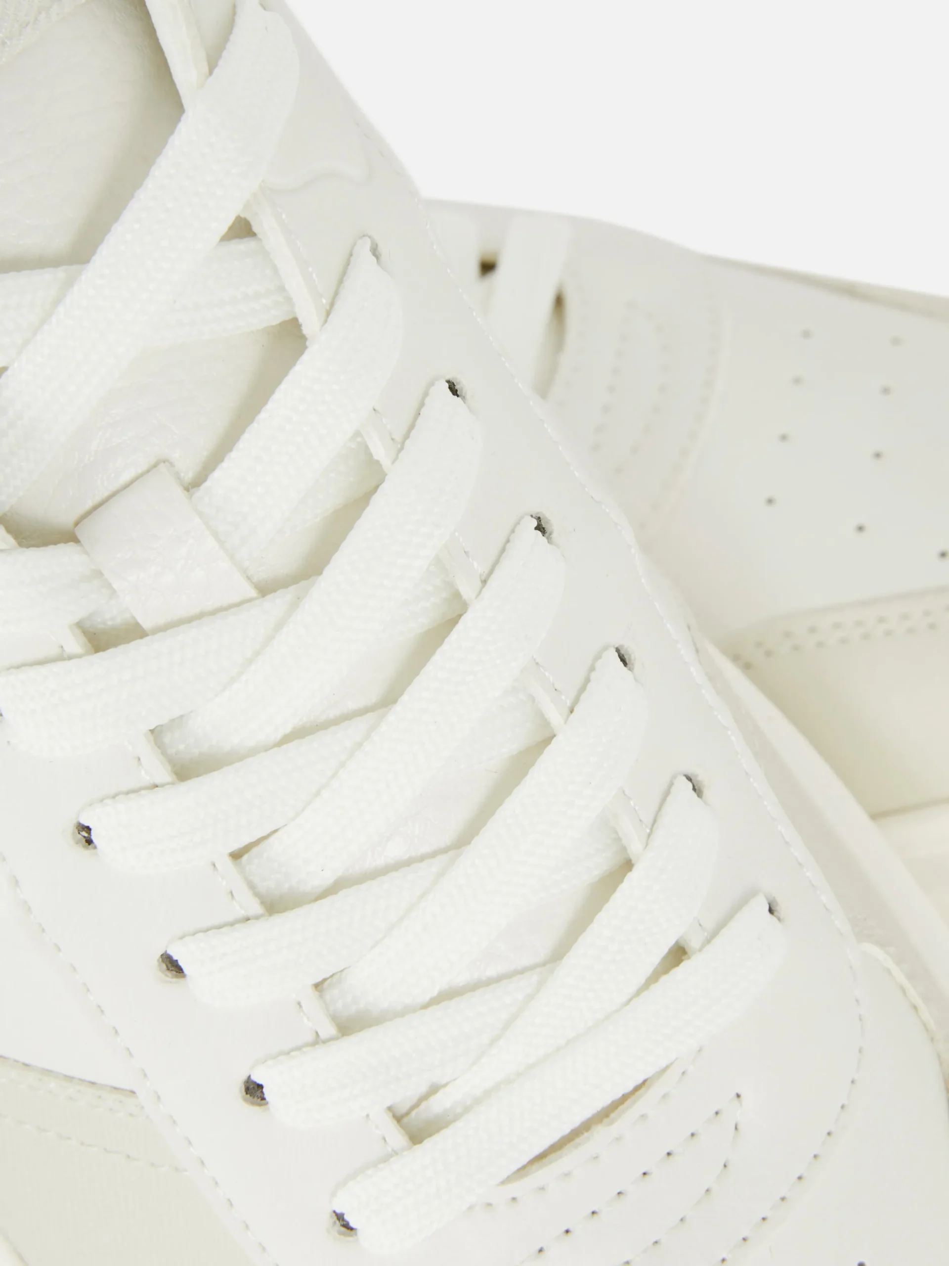 Sneakers|Primark „Kem“ Low-Top-Sneaker Mit Schnürung Weiß