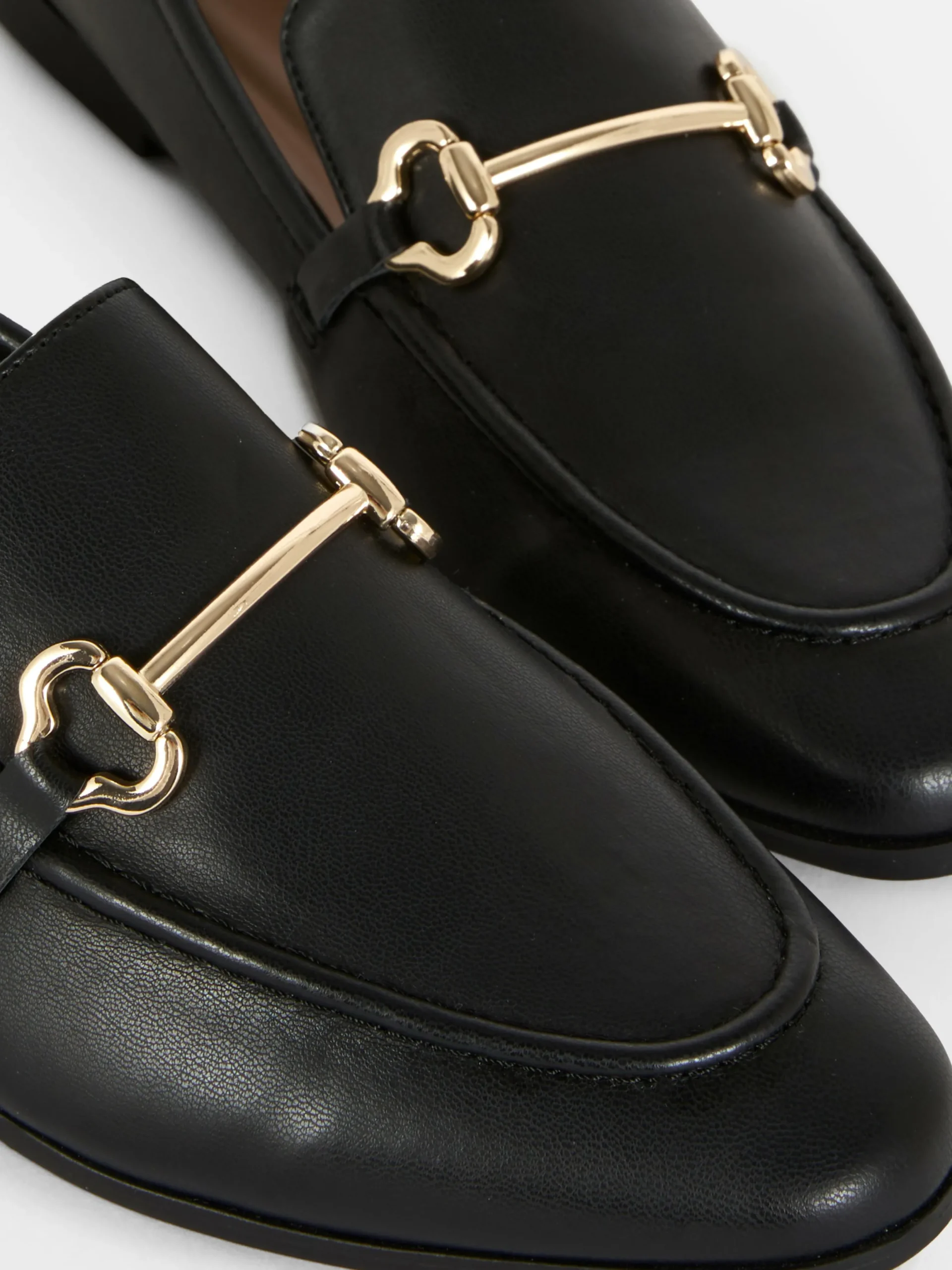 Flache Schuhe|Primark Kunstleder-Loafer Mit Trensenverzierung Schwarz