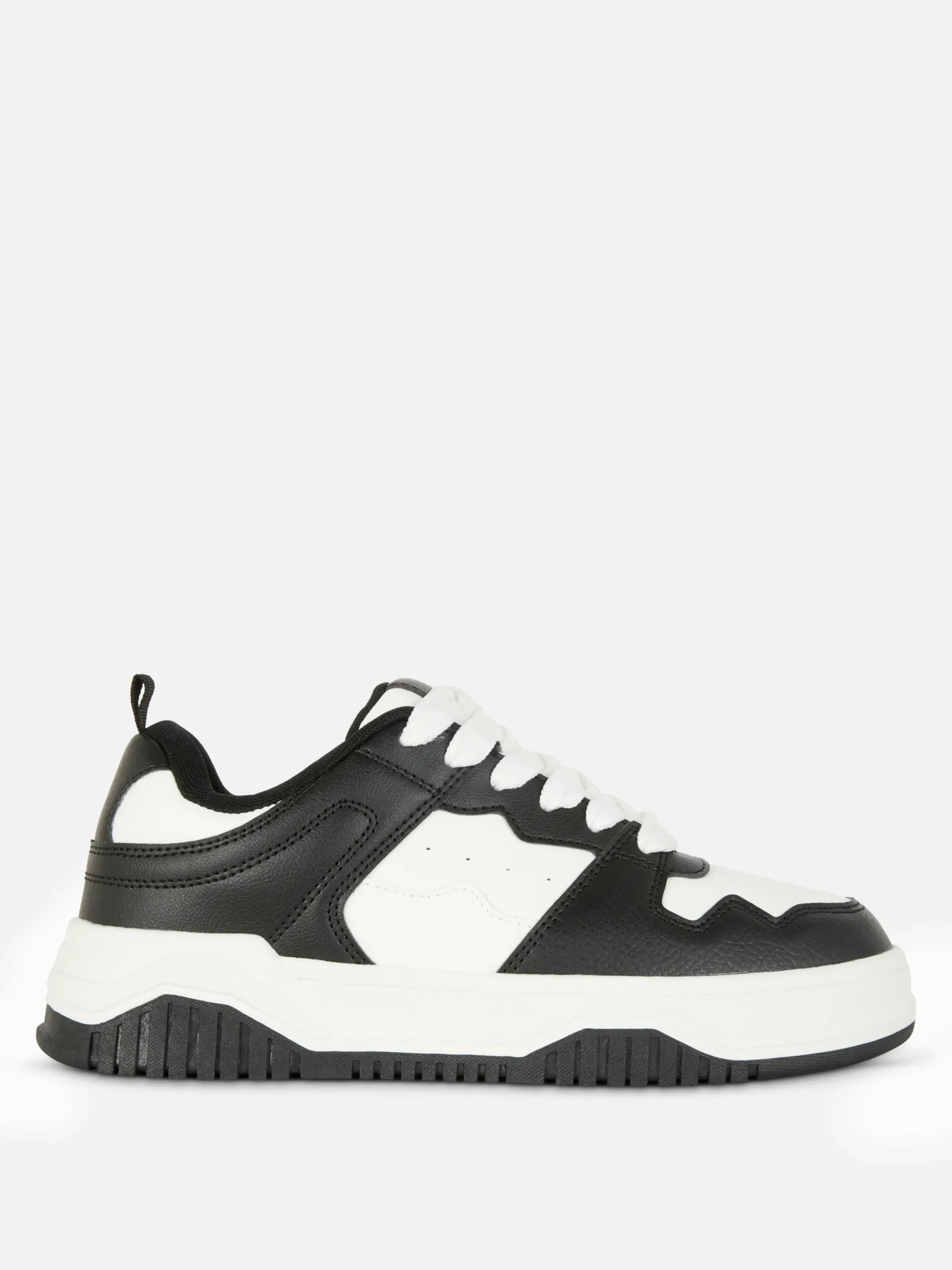 Sneakers|Primark Schnürsneaker Mit Kontrasteinsätzen Schwarz/Weiß