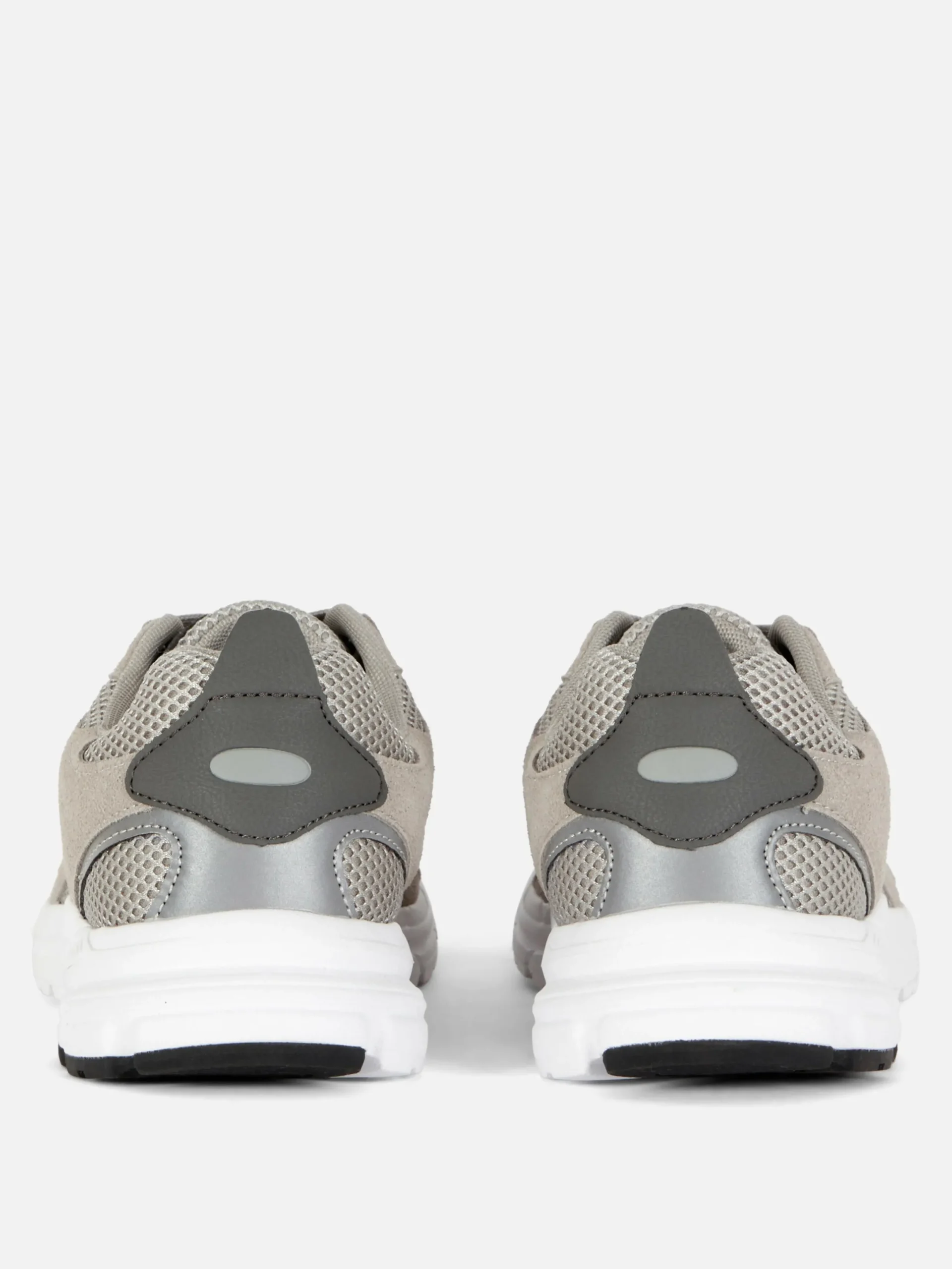 Sneakers|Sportbekleidung|Primark Sneaker Mit Netzstoffeinsätzen Grau