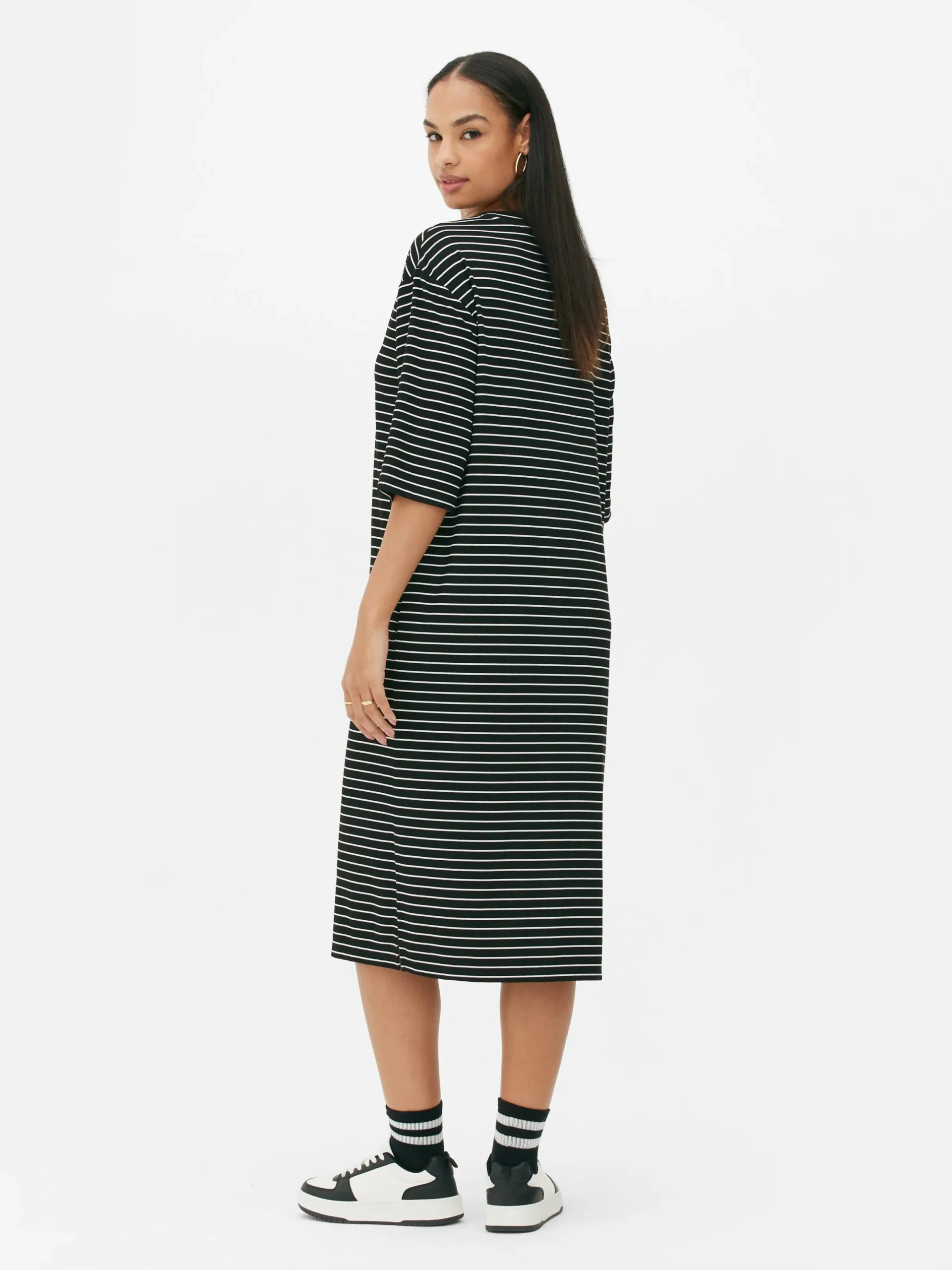 Kleider|Primark „The Edit“ T-Shirt-Midikleid Schwarz/Weiß